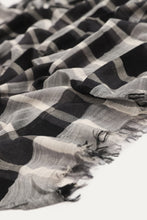 Load image into Gallery viewer, Colour Contrast Scarf
